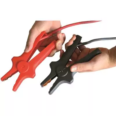 Lot de 2 câbles de démarrage - XLPT - 35 mm² - 4,50 m - Pinces isolées - Sacoche de rangement incluse Lot de 2 câbles de démarrage - XLPT - 35 mm² - 4,50 m - Pinces isolées - Sacoche de rangement incluse